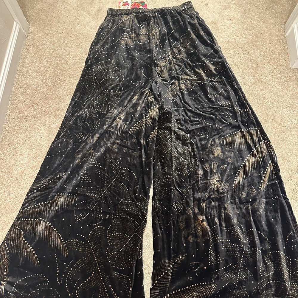 Farm Rio x Anthropologie Printed Velvet Pants in Black Motif M NWT SOLD OUT - Picture 7 of 7